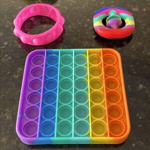 3 Stress Relieving Toys